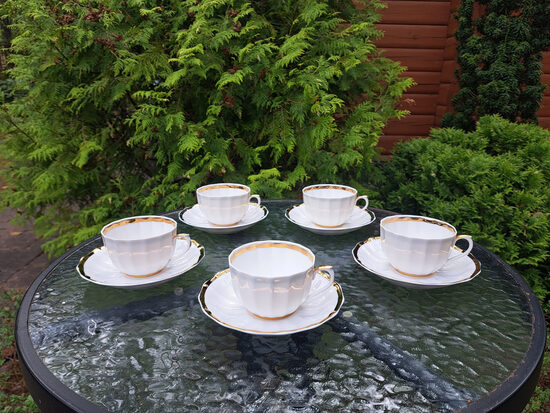 Brīnisķīgi tējas pāri, plānsienu porcelāns, servīze nosaukums "Zelta lente", Verbilki 