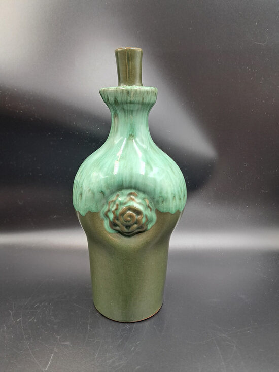 Karafe māla zaļos toņos ar korķi, 800ml ar korķi, h=25cm. Spīdoša glazūra (Keram 179)