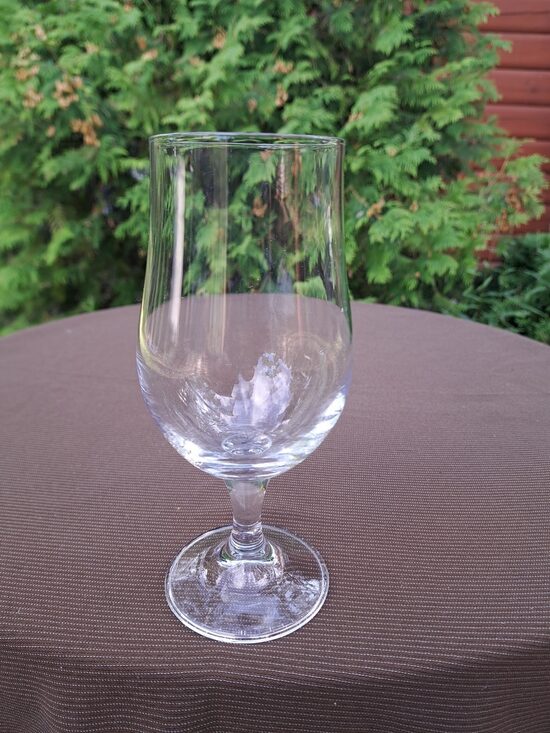 Alus pokāls 375ml uz kājas, stikls. Periods: mūsdienu. (Stikla gl 334)