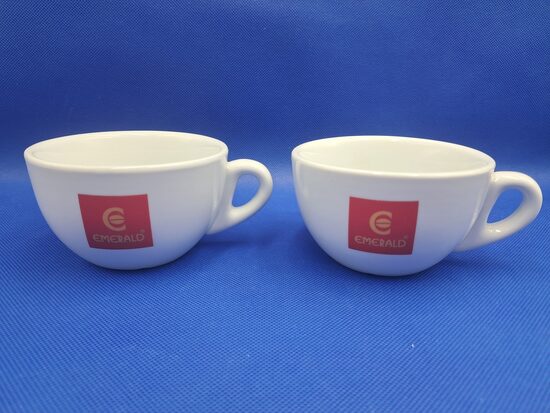 EMERALD kapučino krūzītes, biezs balts porcelāns un sarkans ar dzeltenu LOGO (Citi 301)