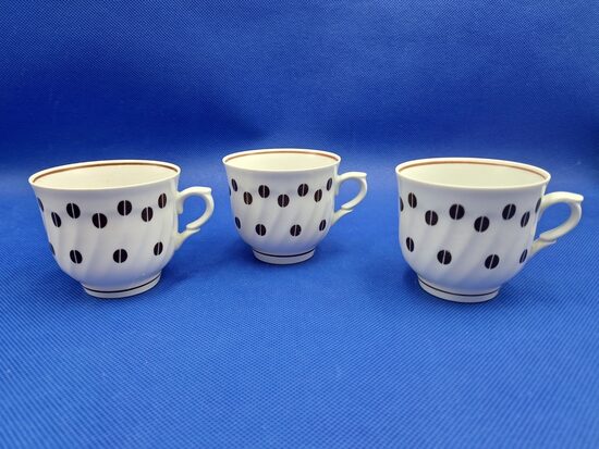 Krūzītes, plānsienu kafijas servīze "RĪGA" ar kafijas pupiņām un brūnu apvilkumu ielšā, RPR (Rīga 80 110)