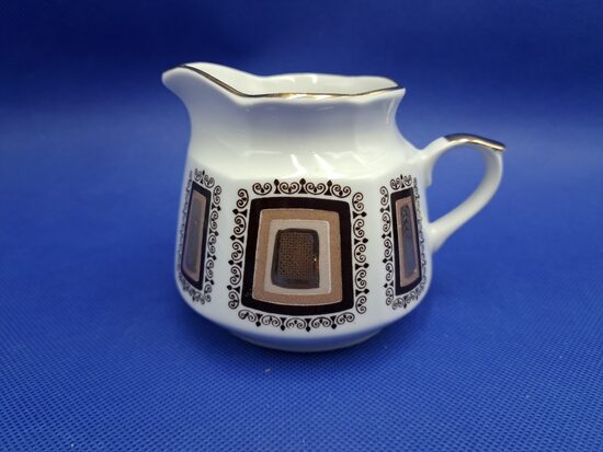 Krējuma kanniņa, servīze "Karīna" ar zelta-brūna kvadrātiem un zeltu, RPR (Karīna 192)