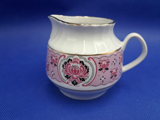 Krējuma kanniņa, tējas servīze "Māra" ar rozēm un skaistu rozā dekolu, RPR (Māra tējas 207)