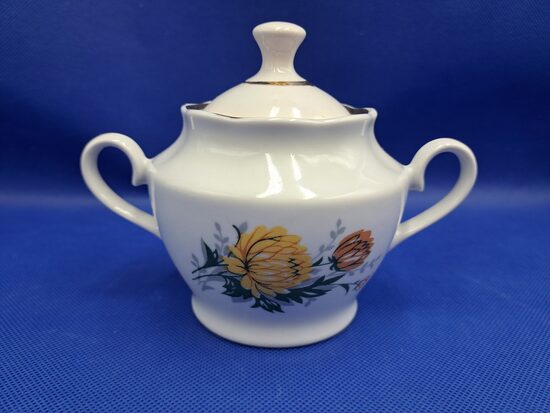 Cukurtrauks "Ārija" ar dzeltenām asterēm un zeltu, RPR (Ārija kafijas 131)