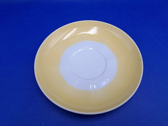 Apakštase dzeltena ar baltu centrālu daļu bez zelta, tējas "Ārija", RPR (Ārija tējas 193)