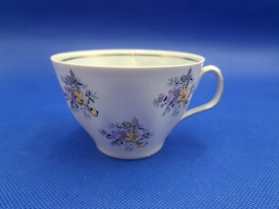 Tase (defekts) no "Sigulda" ar lillā un dzelteno pušķi, RPR (Sigulda 184)