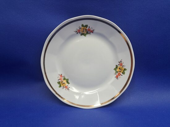 Kūku šķīvis, tējas servīze "Karīna" ar dzeltenu rozi un sarkanām puķītēm un platu zelta malu, RPR (Karīna 195)