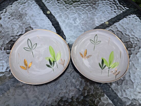 Kūku šķīvji ar zaļām lapām un zeltu, kafijas servīze "Stella", PFF (Stella 93)