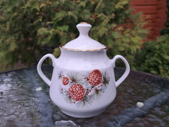 Cukurtrauks "Māra" ar čiekuriem un zeltu, RPR (Māra tējas 210)