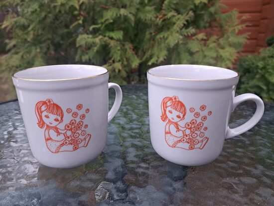 Bērnu krūzītes "Meitene ar puķēm", oranžs dekols un zelta apvilkums, RPR (Bērnu 137)