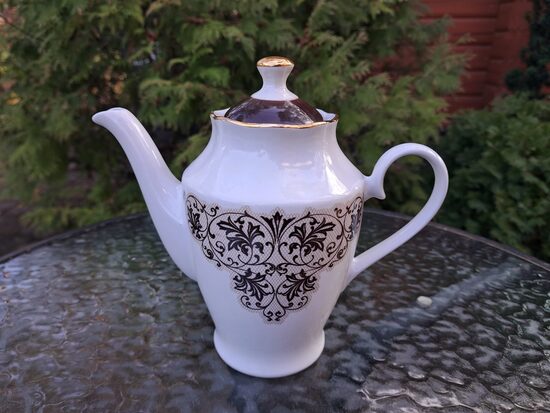 Kafijas kanna, kafijas servīze "Ārija" ar brūnu mežģīņu dekolu (bēšs tikliņs) un zeltu, RPR (Ārija kafijas 132)