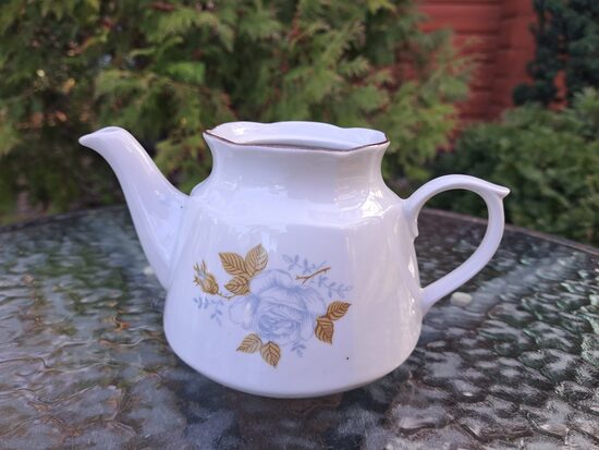 Tējkanna bez vāciņa, servīze "Karīna" ar "Ledus rozi" un tumši brūnu lustru, RPR (Karīna 203)