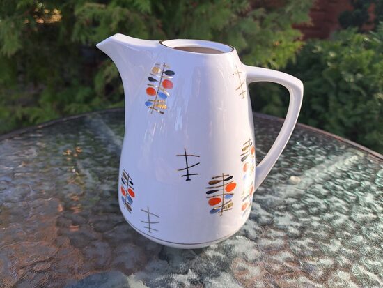 Kafijas kanna "Ausma" ar rokas gleznojumu (sarkana, melna, zila krāsa ar zeltu) bez vāciņa ar plaisu pie osas, PFF (Ausma 108)