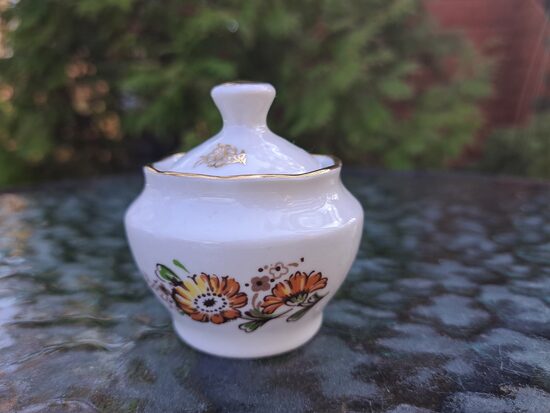 Sinepju trauks, pusdienu servīze "ĀRIJA" ar kliņģerītēm un zeltu, RPR (Ārija pusdienu 402)