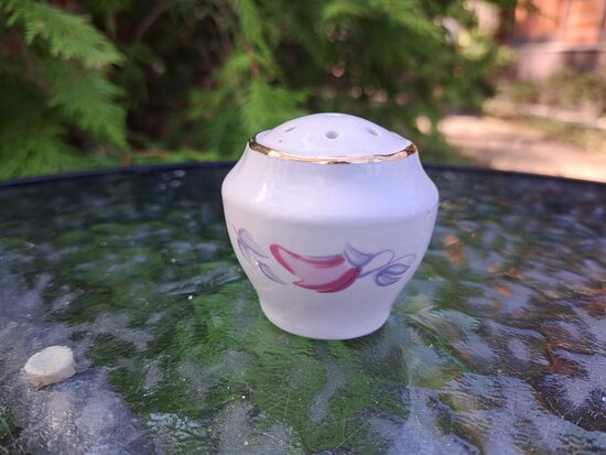 Piparu trauks, pusdienu servīze "Ārija", ar puķuzirņiem un zeltu, RPR (Ārija pusdienu 412)