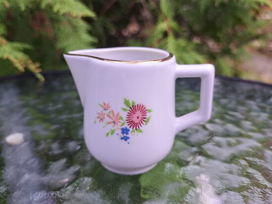 Mini krējuma kanniņa ar rozā un zilām puķēm un zeltu, tilpums 60ml (1 porcijai), RPR (Citi 373)