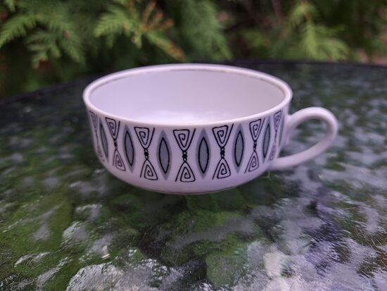 Tase, kafijas servīze "Saulīte" ar melnu un gaiši zaļu dekolu, PFF (Saulīte 47)