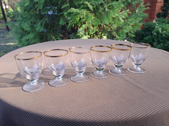 Degvīna glāzītes 50ml uz kājiņas ar zeta maliņu, kompl. 6 personām (Stikla gl 285)