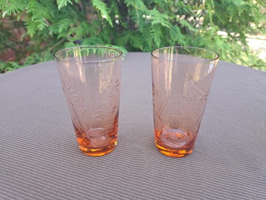 Vintāžas stikla konusveda glāžu kompl. 2 gb., mēdus krāsas, rokas grāvēšana (Stikla gl 291)