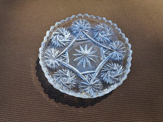 Presēta stikla bļodiņa, iespējams, Iļģuciema stikla fabrika (Stikls sk 268)