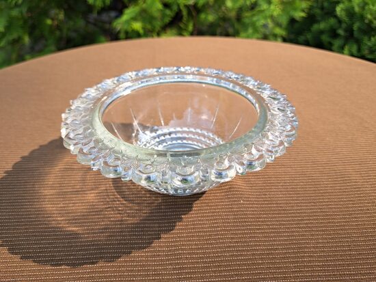 Mazā  mežģīņu bļodiņa, SUZ (?) PSRSas, Bezkrāsains stikls (Stikls sk 272)