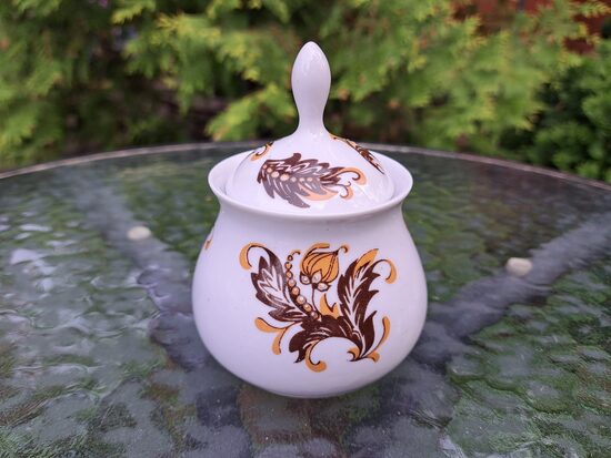 Cukurtrauks, kafijas kannas "Marianna" ar brūnu dekolu bez zelta, RPR (Marianna 154)