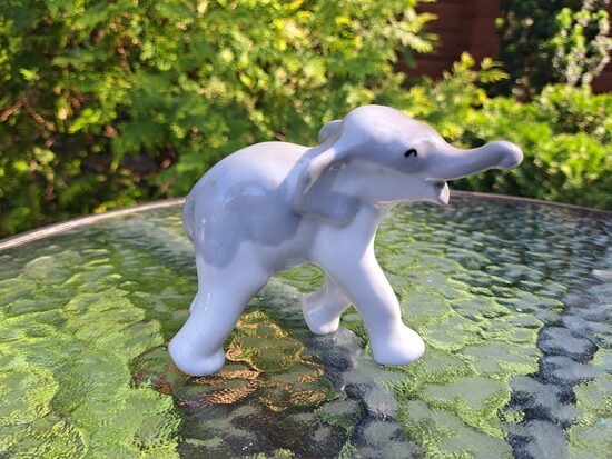 Figūriņa "Zilonis" ar kobalta apgleznojumu. Augsums 10cm (Figur citi 55)