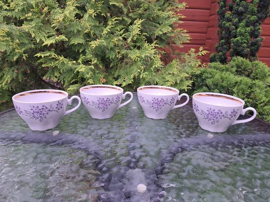 Krūzītes no tējas servīzes "Ārija" ar maigām lillā puķēm un zeltu , RPR (Ārija tējas 215)