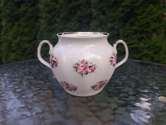 Cukurtrauks bez vāciņa no "Sigulda" ar rozā pušķiem, RPR (Sigulda 199)