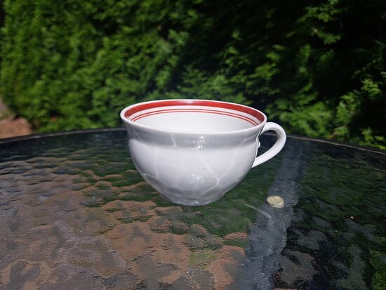 Krūzīte, tējas servīze "Tauta", bordo apvilkums (1 plata + 2 šauras svītras) iekšā, PFF (Tauta 71)