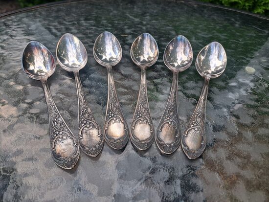 Izsmalcināts vintāžs ALPAKA (sakausējums, kas bija priekšā melhioram) ar sudrabojumu tējas karošu komplekts 6 personām. Garums 14,5cm (Metāls 120)