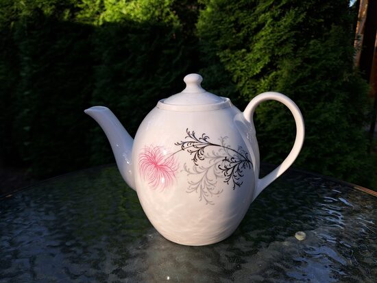 Tējkanna lielā ar rozā krizantēmu, servīze "Austrumu", RPR (Austrumu 112)