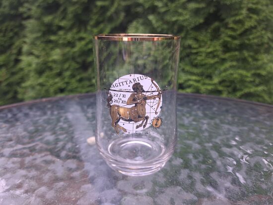 Sulas glāze caurspīdīga ar zelta malu "Strēlnieks", Latvijas stikls (Stikla gl 312)