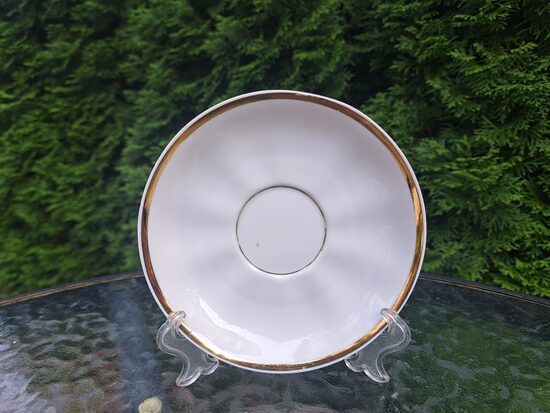 Apakštase ar zelta malu, servīze "Sigulda", mazs nošķēlums apakšā (Sigulda 203)