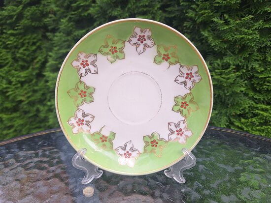 Apakštase d=15cm ar zaļu malu un zelta puķēm, apaļa mala, forma "Rubenss" PFF (Rubenss 132)