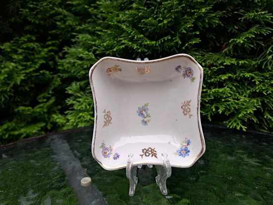 Grezna maza kantaina salātu bļodiņa Nr.3 ar meisena pušķiem un zeltu, PFF (Citi pusd 309)