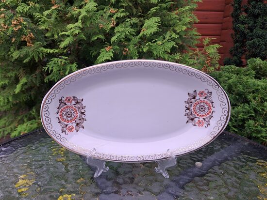 Garenais šķīvis mazais L=27cm, pusdienu servīze "Aija-2" ar oranžām puķēm un brūnām lapām un zelta rakstu, RPR (Aija-2 pus 115)