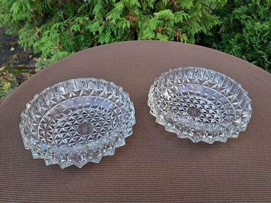 Smaga vintāža izspiesta stikla bļoda vidēja, d=17cm (Stikls sk 76)