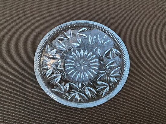 Presēta kristāla bļoda, d=18cm ar rokas gravēšanas elementiem (Kristāls sk 71)