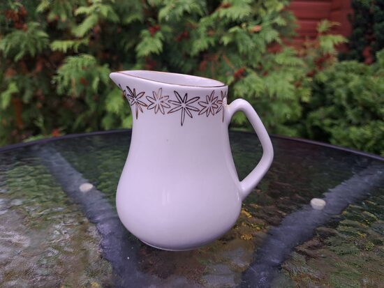 Krējuma kanniņa ar zelta zvaigznēm, kafijas servīze "Stella", PFF (Stella 105)