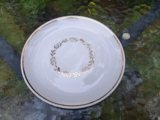 Apakštase, kafijas servīze "Vasara" balta ar zelta vainadziņu, PFF  (Vasara 80)