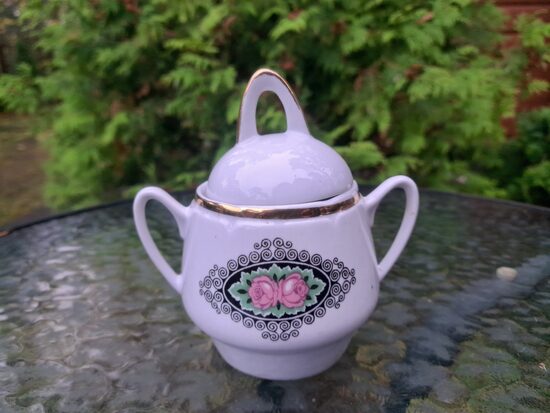 Cukurtrauks no kafijas "Aija-1" ar rožu kameju un zeltu, RPR (Aija-1 kafijas 46)