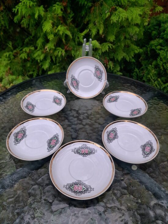 Apakštases no kafijas "Aija-1" ar rožu kameju un zeltu, RPR (Aija-1 kafijas 47)