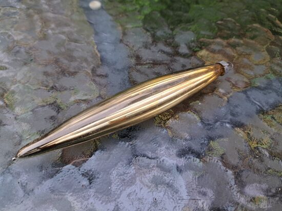 Lāsteka zeltaina. Izmēri 13,5cmx2,5cm (Egle lāsteka 32)