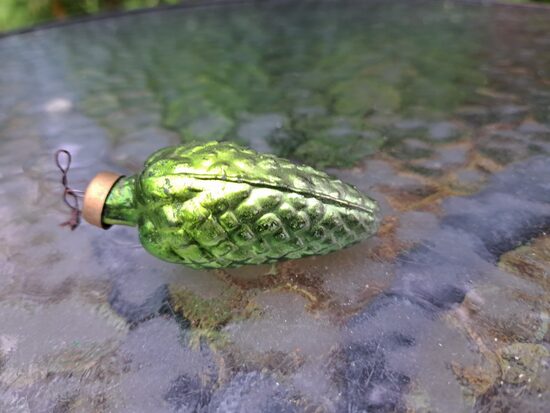 Čiekurs gaiši zaļš mazs, h=6cm. Stikls, amalgama (Egle čiekuri 25)