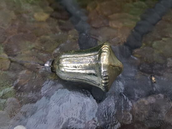  Puķe-zvaniņš sudraba, izmēri 6cmx3,5cm (Egle puķe 07)