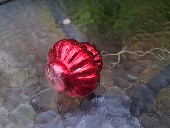 Laterna koši sakrana bez metāl.turētaja, bet ar aķi (Egle laterna 12)