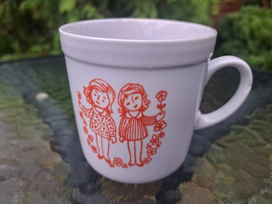 Bērnu krūzīts "2 meitenes", oranžs dekols un zelta apvilkums, RPR (Bērnu 157)