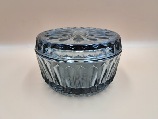 Ladīte/konfekšu trauks dūmkaini zila, presēts stikls, d=12cm (Stikls sk 237)