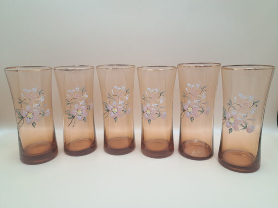 Jauks stikla sulas glāžu komplekts ar zeta malu un maigām puķēm (kompl. 6 personām), Latvijas stikls (Stikla gl 47)